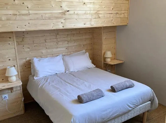 Luxury In The Centre Of Gazost Gæstehus